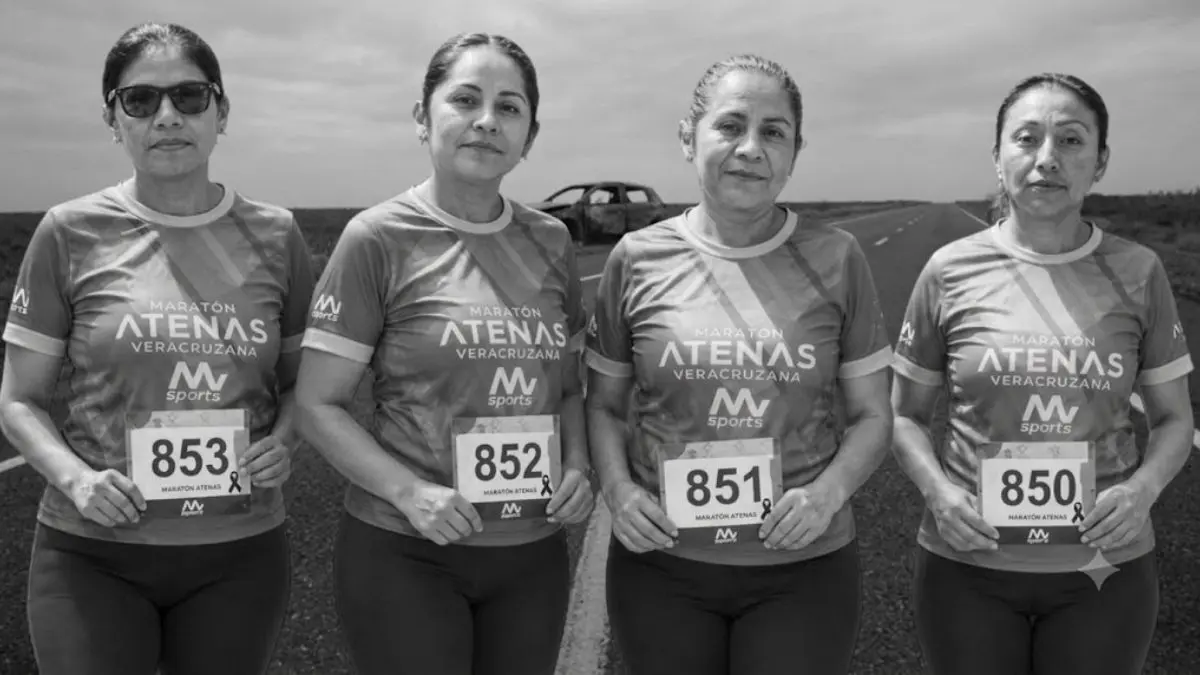 Cuatro atletas que participaron en el Maratón Guelaguetza mueren en accidente carretero