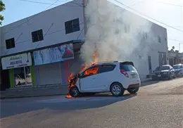 Temperaturas extremas influyeron en incendio del taxi: Fesoies