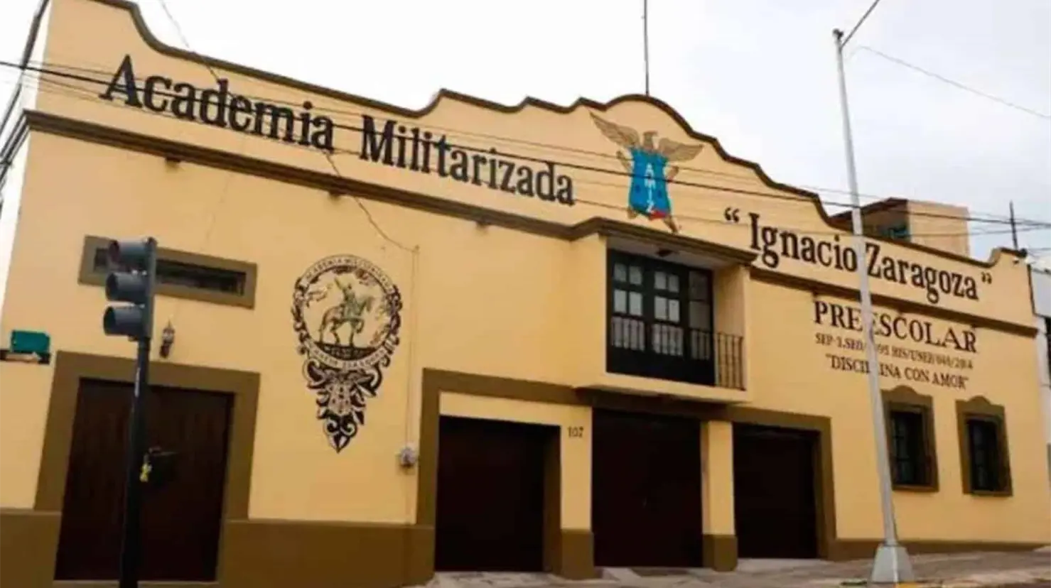 La determinación contra la institución poblana se conoce mientras continúan las investigaciones por la muerte de Dafne Zapata