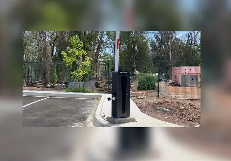 Estacionamiento nuevo operará la próxima semana a un costado de la Laguna de Náinari 