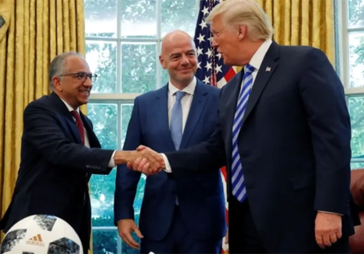 Carlos Cordeiro renuncia a la FIFA y acusa que el plan de vender derechos del Mundial pone en riesgo el futuro del futbol
