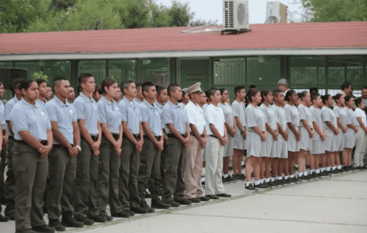 ¿Cuántas escuelas militarizadas hay en México? SEP confirma dato
