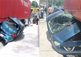 Tráiler aplasta automóvil rumbo a un ensayo de XV años donde viajaban cuatro menores