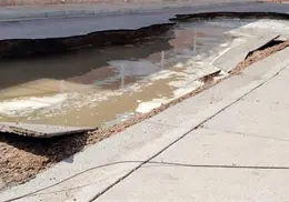 Hombre cae a socavón en Hermosillo y es rescatado sin lesiones; reparación tardará 60 días