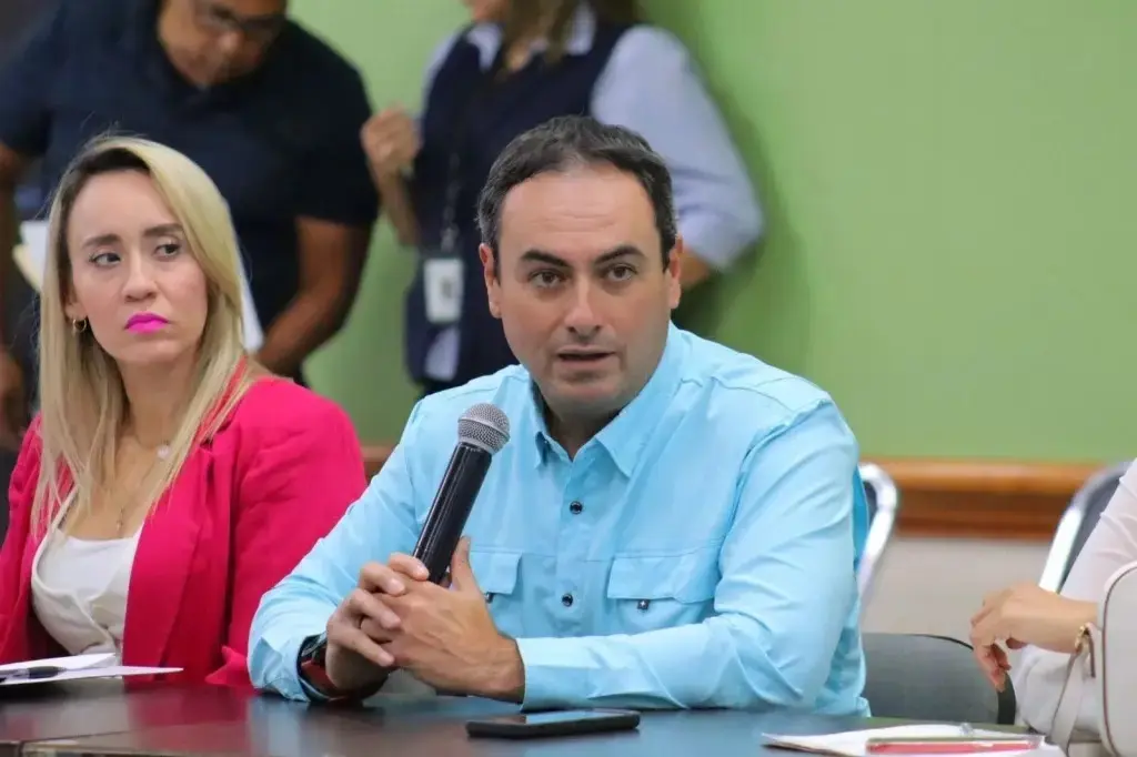 Falta de oportunidades laborales obliga a jóvenes profesionistas a dejar Cajeme: Armando Alcalá