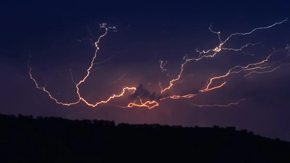 Temporada de lluvias: así puedes proteger tus electrodomésticos de apagones y variaciones de voltaje