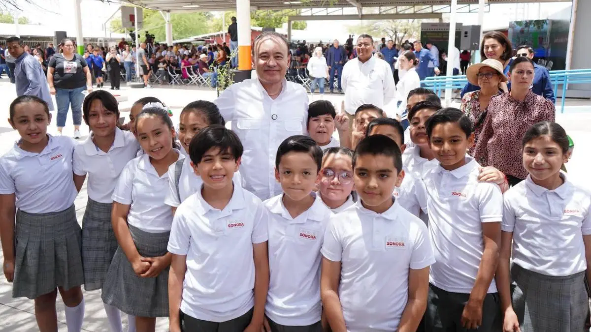 Hermosillo inicia entrega de más de 109 mil uniformes escolares gratuitos para el ciclo 2026-2027