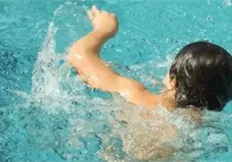 Niño de 3 años muere ahogado en alberca de Bahía de Kino durante paseo familiar Niño de 3 años muere ahogado en alberca de Bahía de Kino durante paseo familiar