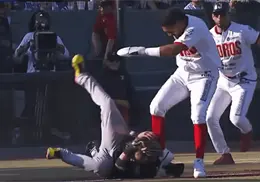 LMB suspende indefinidamente a Danry Vásquez tras agresión en juego entre Toros de Tijuana y Acereros