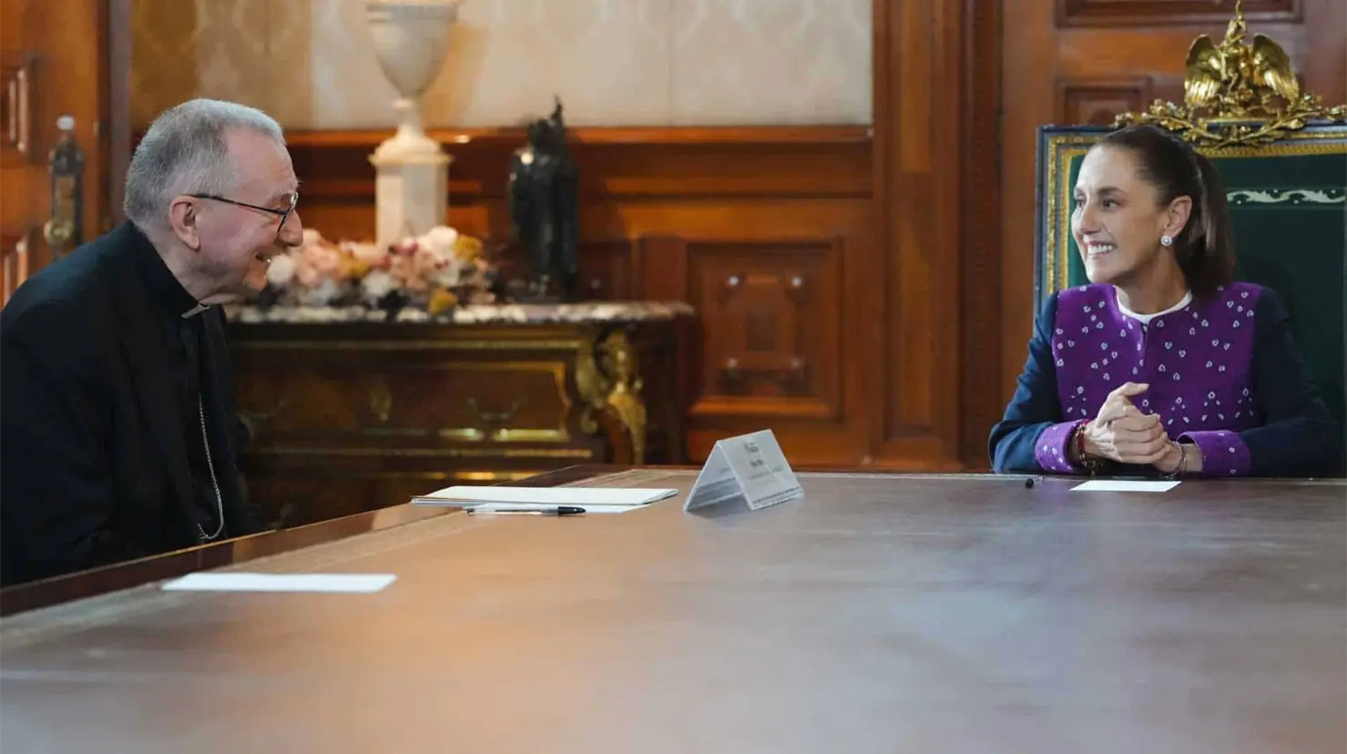 Sheinbaum recibe a Pietro Parolin y buscará concretar visita del papa León XIV a México