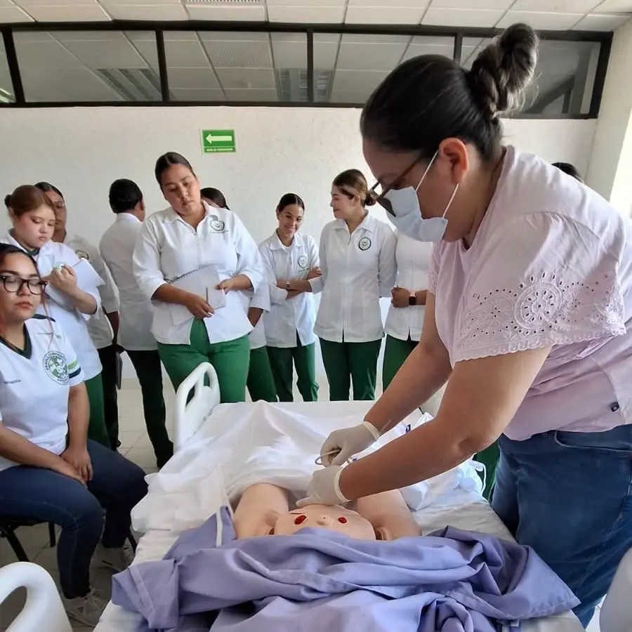 La carrera de enfermería, médico cirujano y partero en la Universidad Tecnológica de Etchojoa, creció 63 por ciento la matrícula, lo que influyó para realizar la gestión ante el gobierno federal