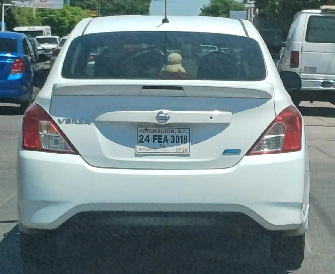 Respetan a poseedores de autos “chocolate”