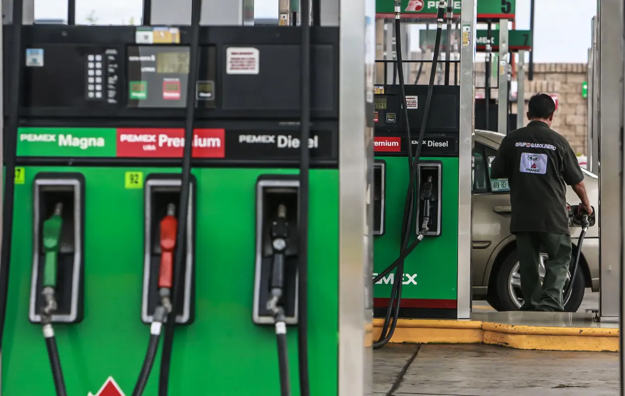 Hacienda reduce subsidio a gasolinas Magna y Premium y diésel