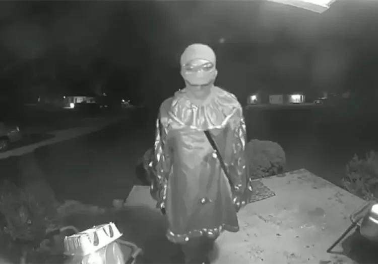 Adolescente de 15 años disfrazado de payaso es acusado de matar a puñaladas a un hombre en Illinois