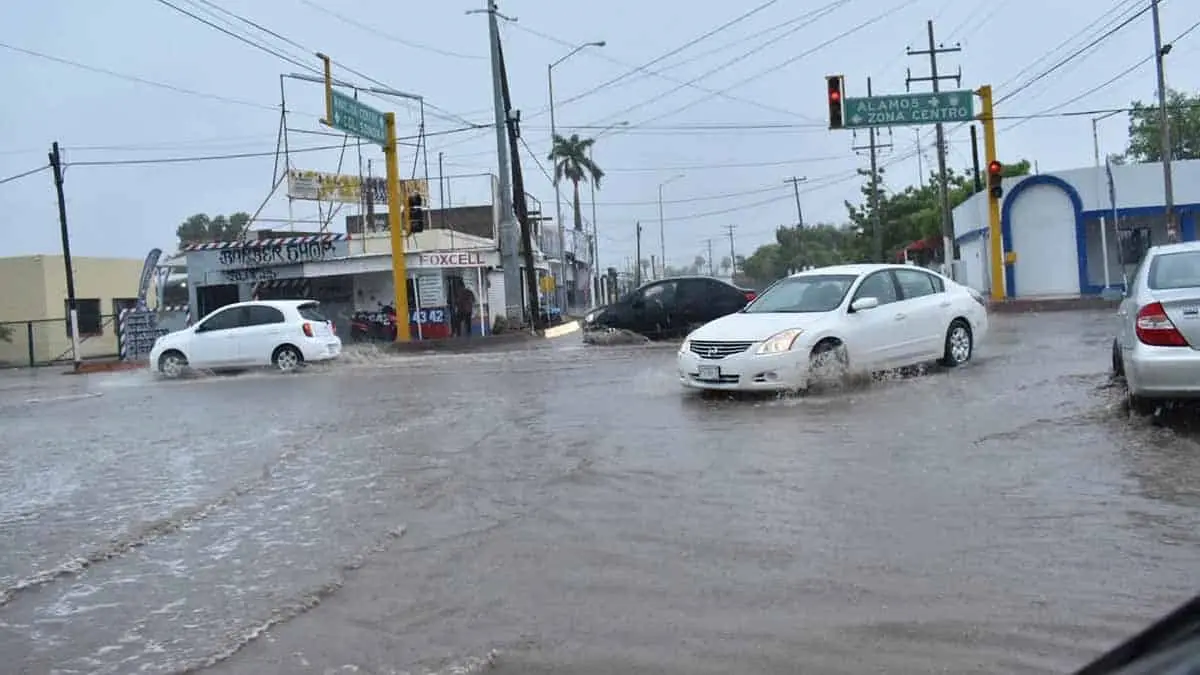 Causan lluvias y vientos afectaciones en Navojoa
