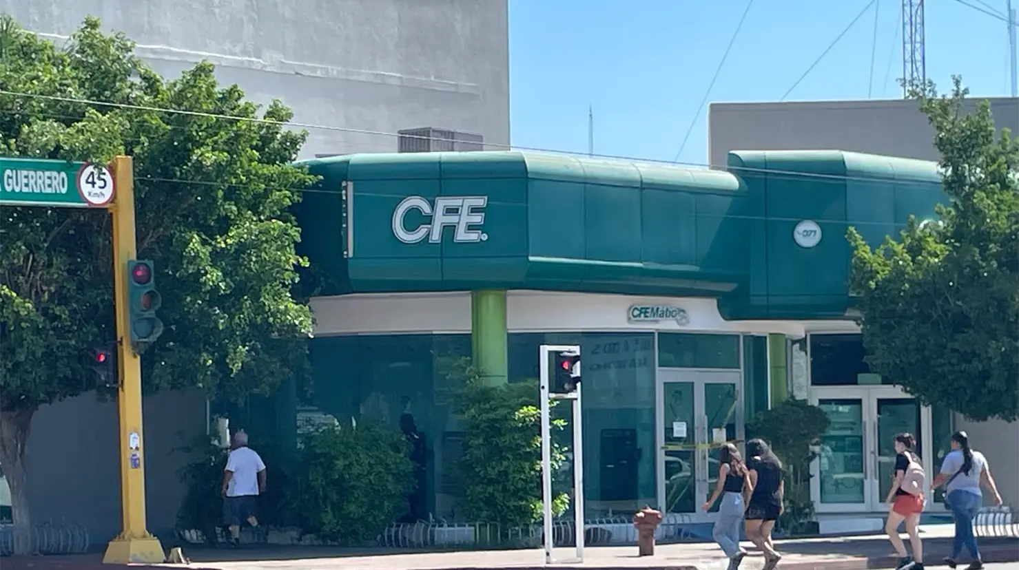 Los usuarios de la CFE que se han visto afectados por los apagones pueden comunicarse al 6444 549536