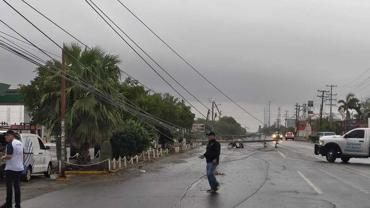 Sorprenden vientos y lluvia a cajemenses