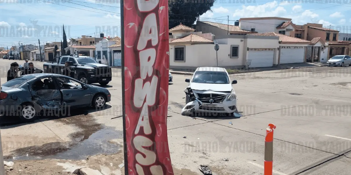 Aparatoso choque en la Náinari del Yaqui