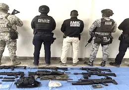 Catean vivienda en SLRC; reportan detenidos y rescatan a dos personas