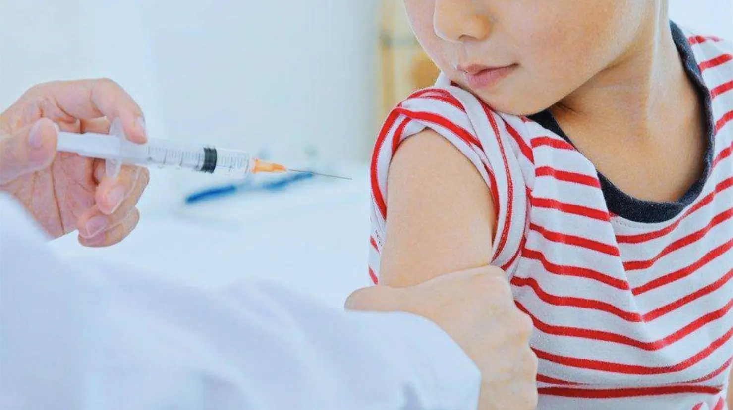 Actualmente no hay vacunas individuales aprobadas contra el sarampión, las paperas o la rubéola por parte de la FDA