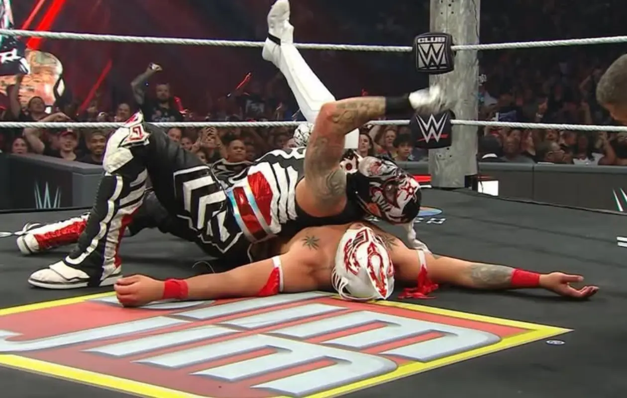 Penta avanza en el torneo para enfrentar a Roman Reigns