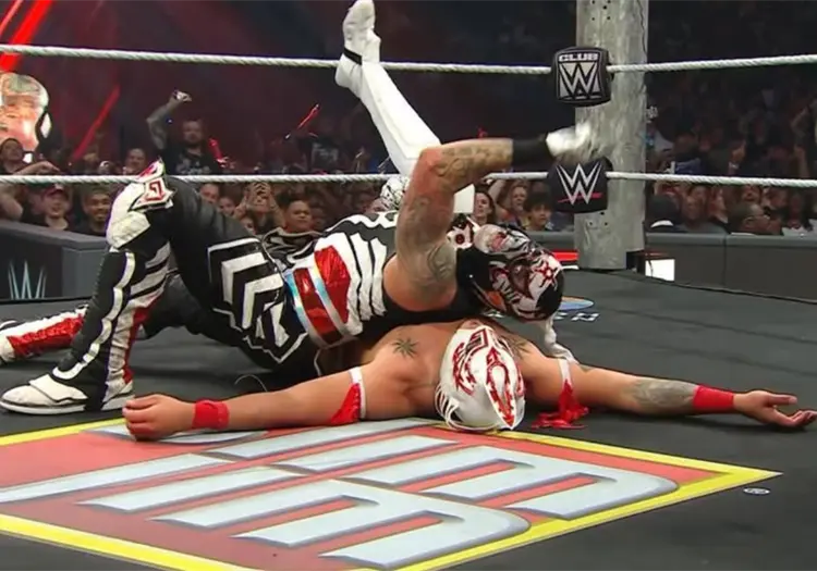 Penta avanza en el torneo para enfrentar a Roman Reigns