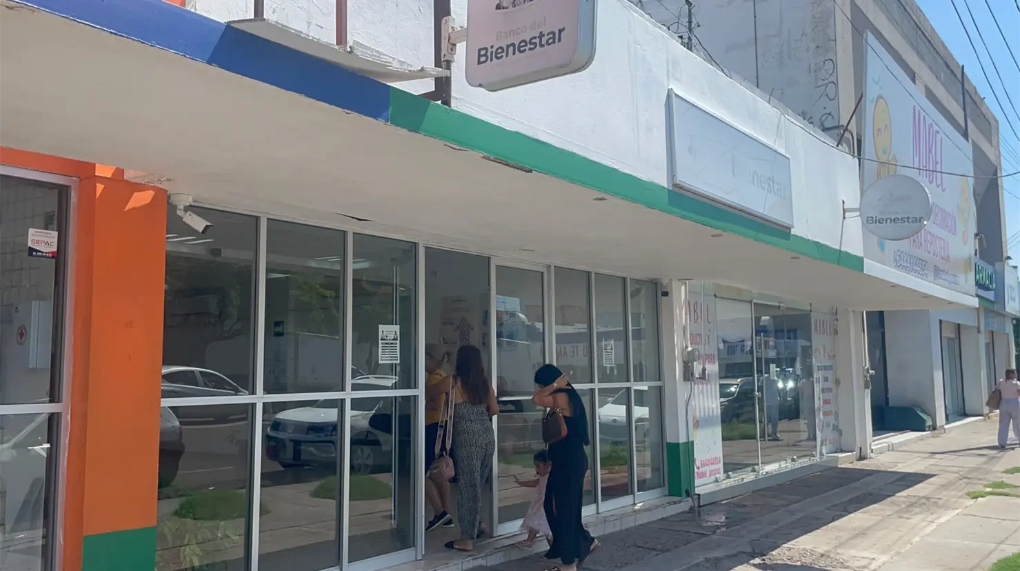 En Cajeme se entregaron durante el operativo por encima de 8 mil tarjetas para los niños de primaria.