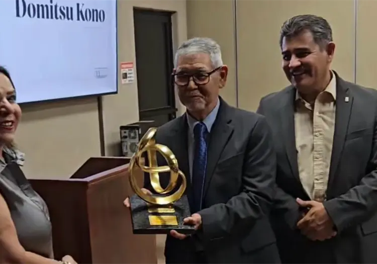 Itson reconoce a Manuel Domitsu Kono por 50 años de trayectoria