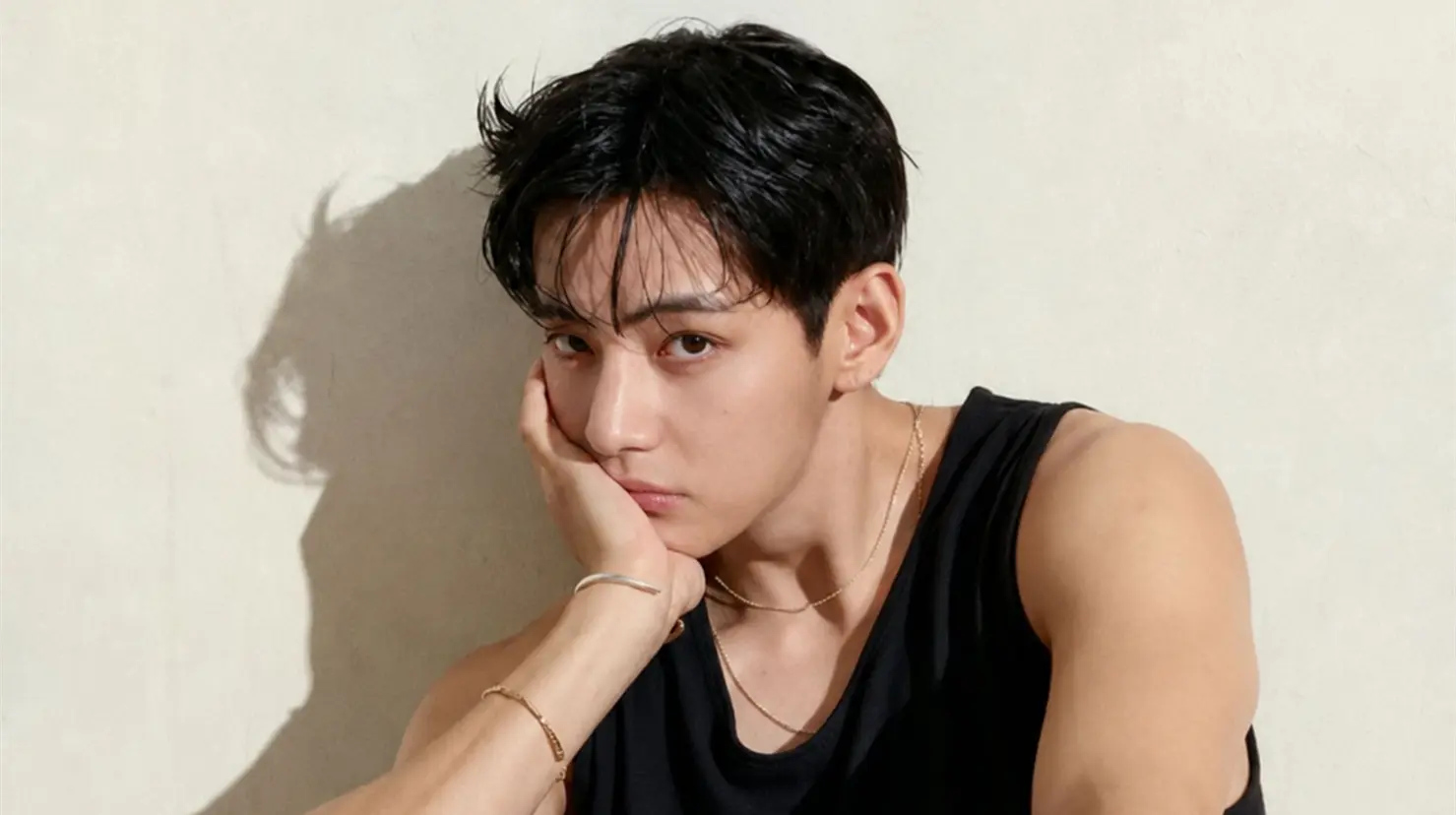 “Nunca le había contado esto a ARMY, pero creo que ya han pasado como dos años y medio. Mi audición empezó a empeorar”, explicó Kim Taehyung