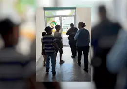 Policía Municipal resguarda a menores de edad que deambulaban en Real de Sevilla Policía Municipal resguarda a menores de edad que deambulaban en Real de Sevilla