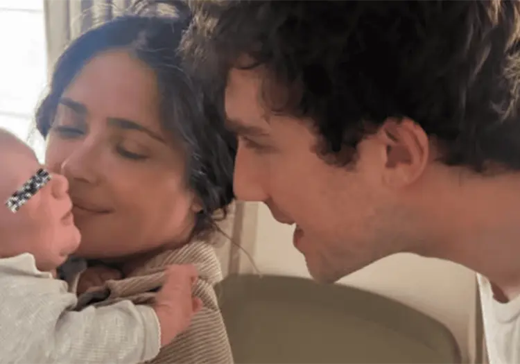 Salma Hayek debuta como abuela con el nacimiento de su nieto François