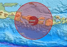 Terremoto de 7.7 en Indonesia activa alerta temprana de tsunami