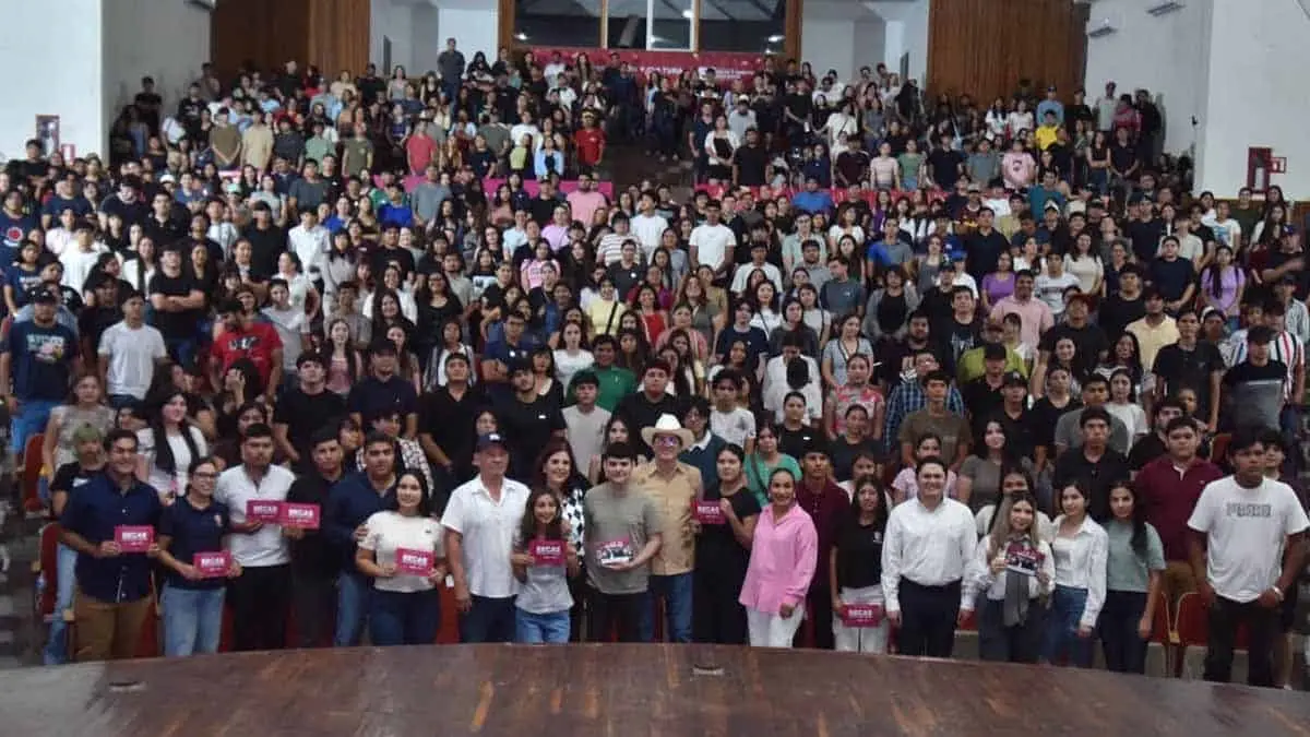 Llegan becas a casi 6 mil universitarios en Navojoa