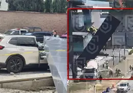 Muere conductora al caerle encima una enorme estructura metálica en Edomex | VIDEO