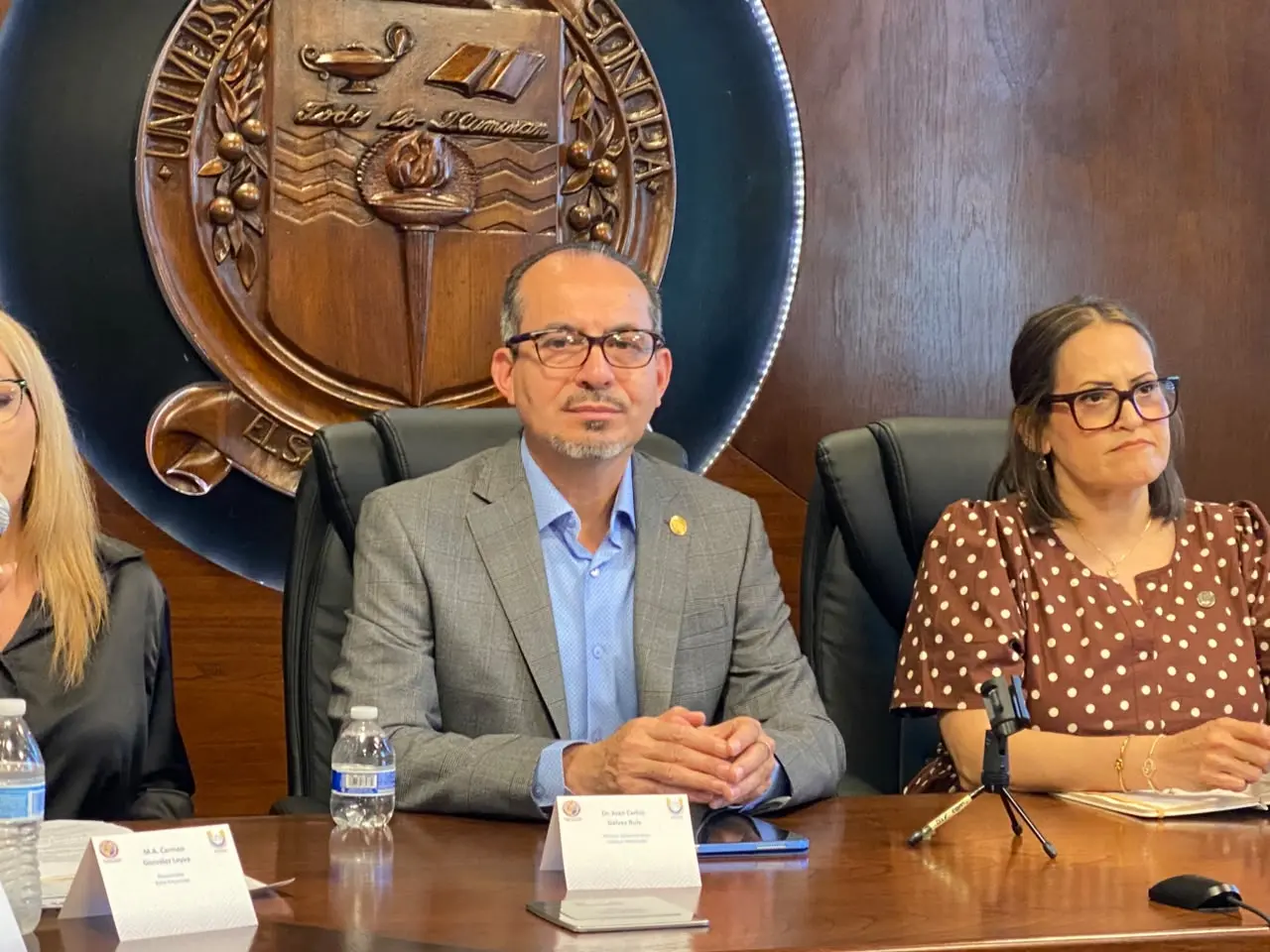 La institución reiteró su disposición para escuchar dudas e inquietudes de la comunidad universitaria y señaló que el objetivo es promover el emprendimiento, al mismo tiempo que se garantiza la seguridad, la convivencia y el bienestar dentro del campus