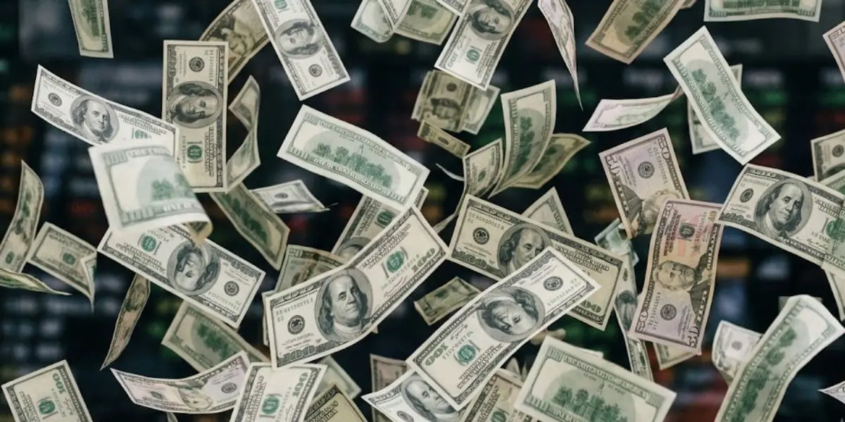 El peso mexicano mantiene una posición favorable frente a la divisa estadounidense durante este domingo en México.