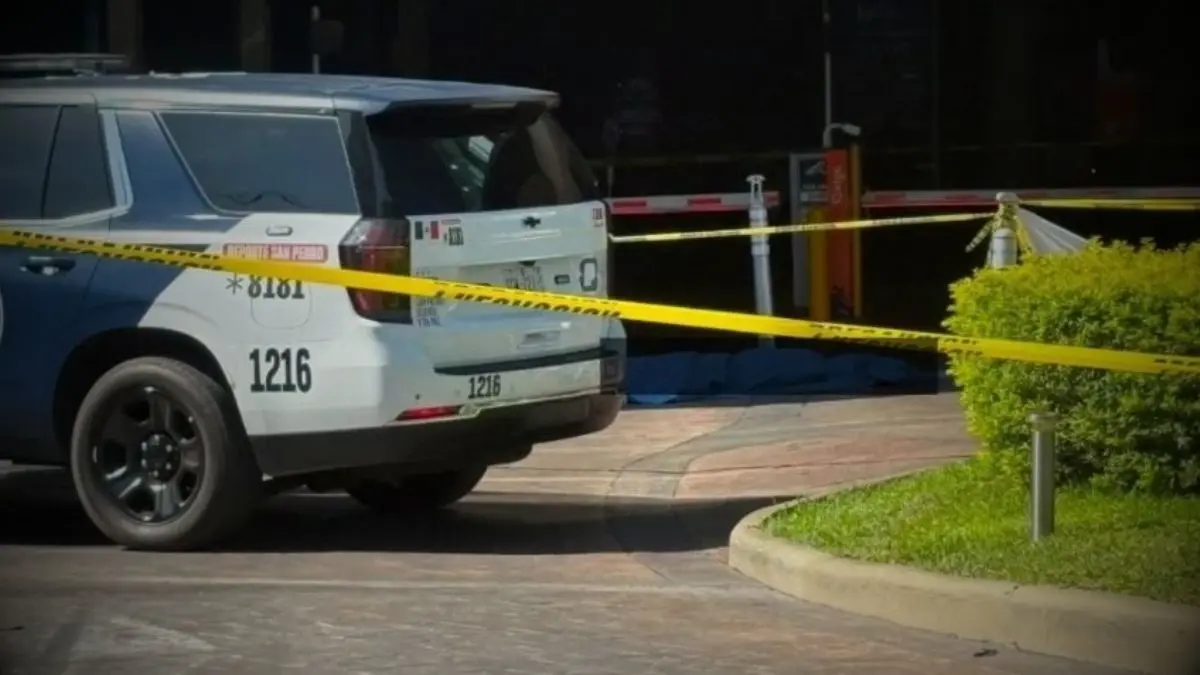 Hombre se arroja desde lo alto de hotel y minutos después encuentran a mujer sin vida con signos de violencia