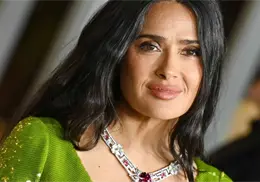 Salma Hayek se convierte en abuela por primera vez