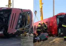 Tragedia en carretera: autobús con turistas vuelca y deja 12 muertos; conductor se habría quedado dormido
