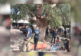 Bomberos auxilian a sujeto que sufrió descarga eléctrica en Pueblo Yaqui