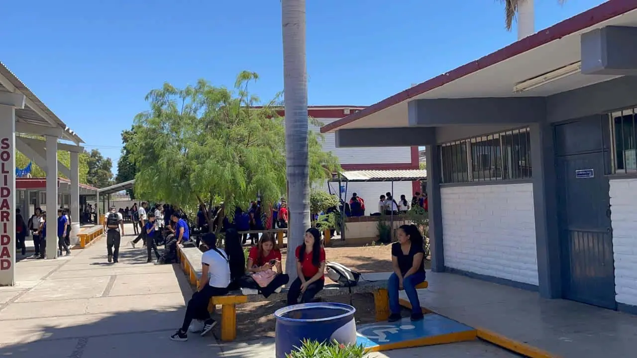 A nivel nacional se busca regular el tiempo que pasan los estudiantes frente a los dispositivos móviles, por lo que esta iniciativa cobra relevancia