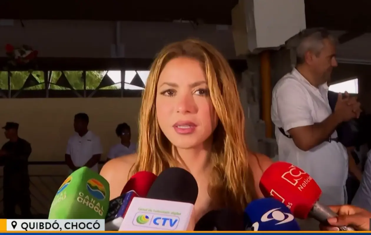 Shakira reconstruirá universidad y 10 colegios tras terremoto en Colombia