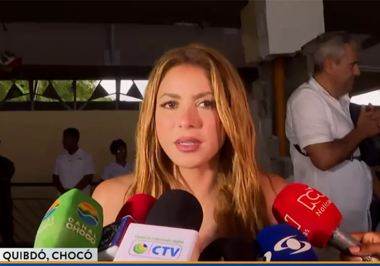 Shakira reconstruirá universidad y 10 colegios tras terremoto en Colombia