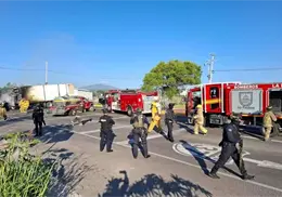 Michoacán bajo fuego: desatan narcobloqueos y quema de vehículos - VIDEO