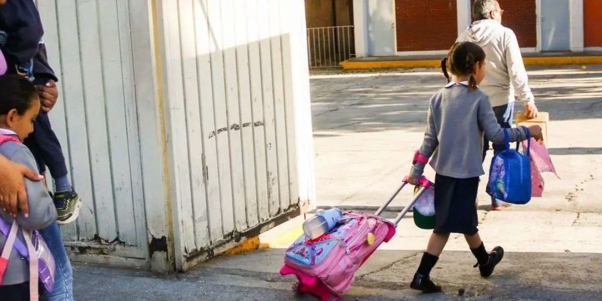El calendario escolar contempla diversas pausas durante el ciclo 2026-2027 para estudiantes y personal docente de educación básica.