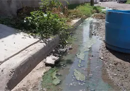 Fugas de agua afectan a vecinos de la colonia México Fugas de agua afectan a vecinos de la colonia México