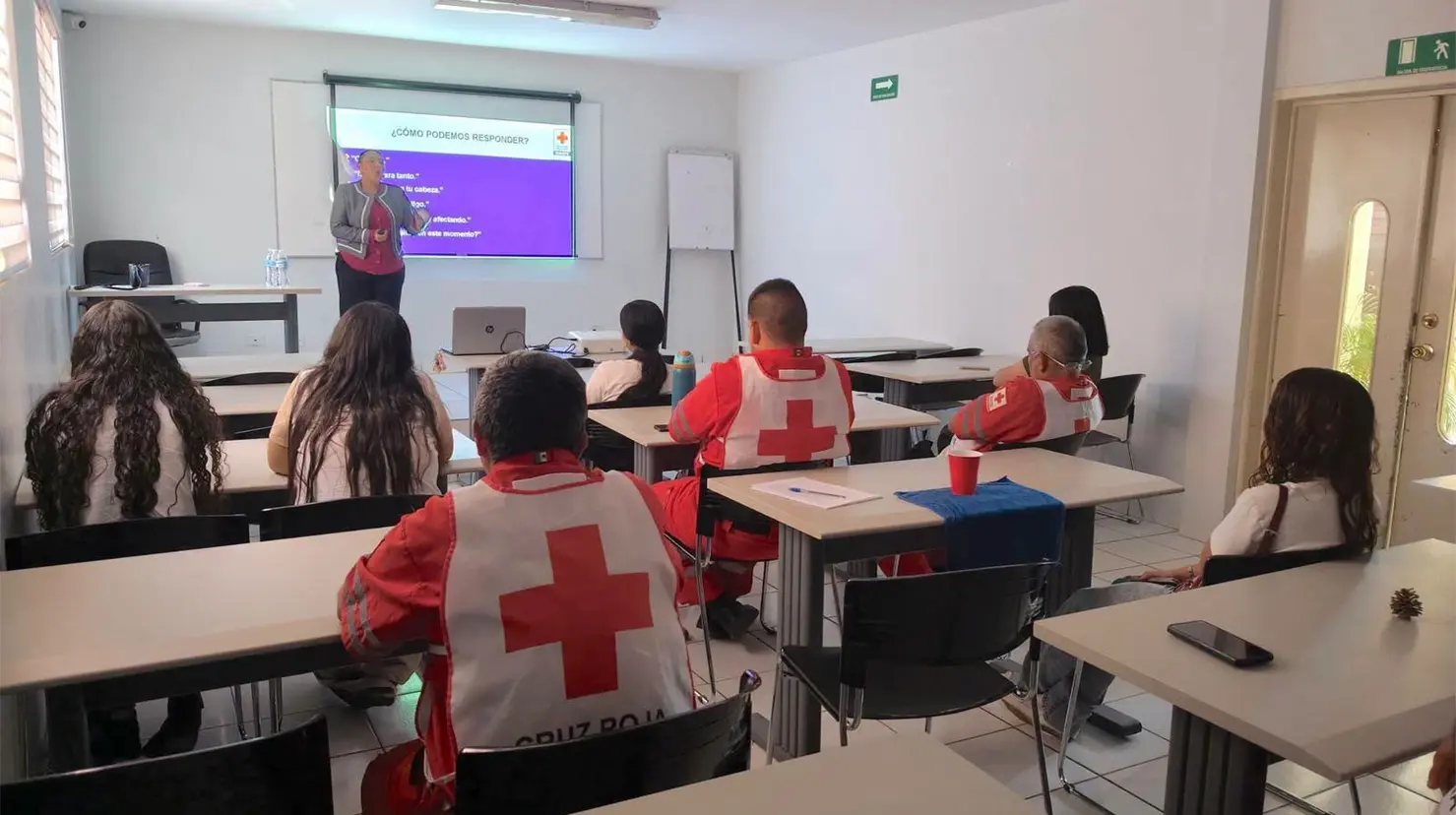 Capacita Cruz Roja Navojoa para identificar crisis y riesgos de salud mental
