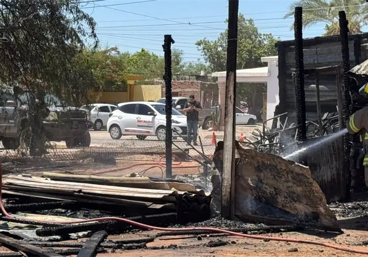Incendio acaba con iglesia y centro de catecismo en Hermosillo