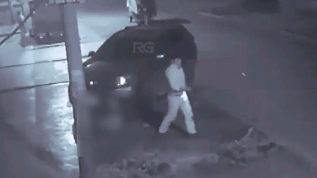 VIDEO | Hombre mata a adulto mayor tras descubrir que su esposa lo engañaba con él