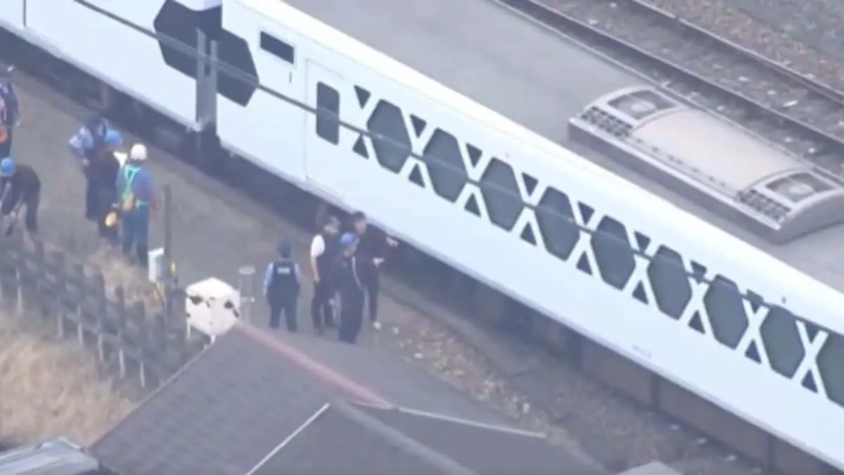 VIDEO | Tren expreso atropella y mata a cuatro trabajadores en las vías